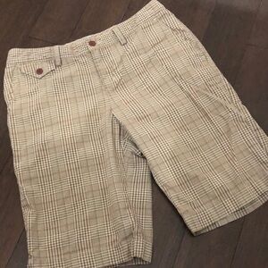 EDDIE Bauer ladies plaid Mercer Fit shorts. EUC!